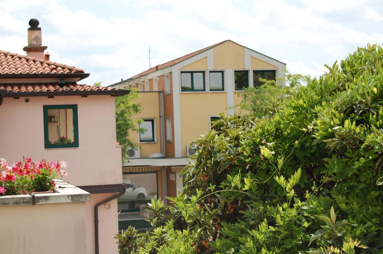 Locazione Turistica Elite Parco Brentelle Bed & Breakfast - Chiesanuova 135 E 167 Padova Exterior photo